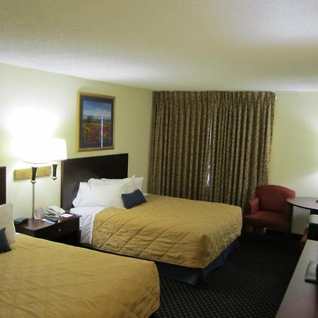 Atrium Hotel & Conference Center Hutchinson Quarto foto