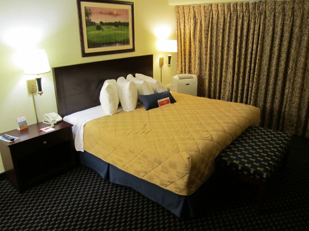 Atrium Hotel & Conference Center Hutchinson Quarto foto